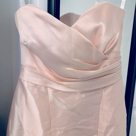 David’s Bridal Strapless Pleated Sweetheart Bridesmaid Gown Petal Pink 0 - Picture 4 of 7